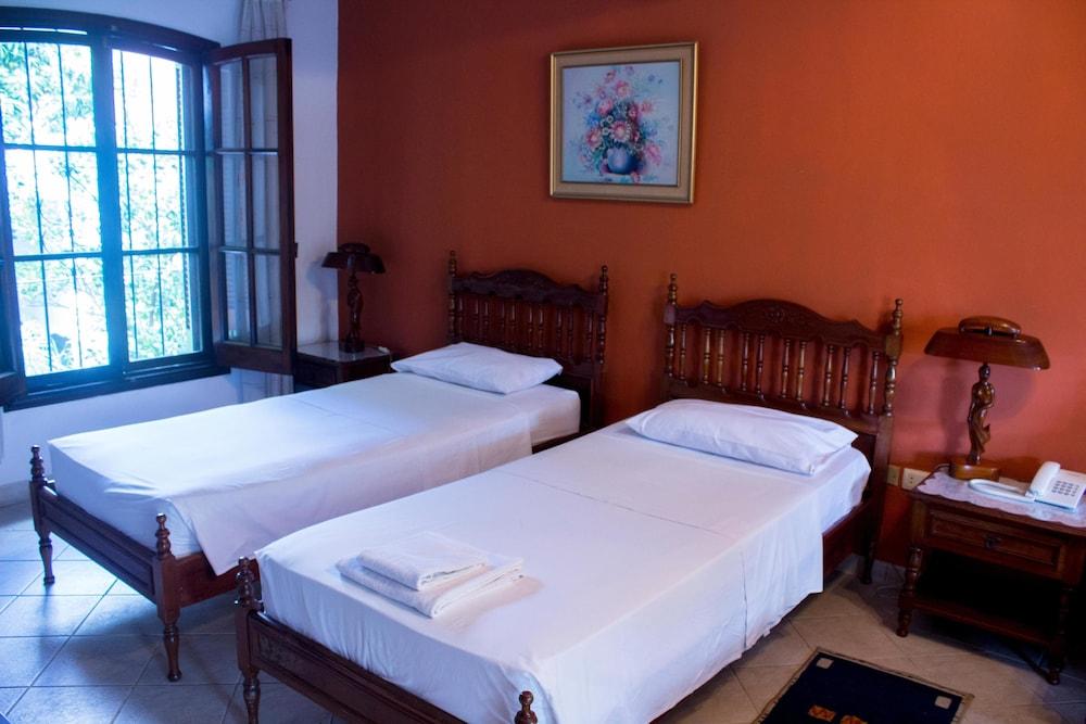Hotel Bavaria Asuncion Exteriör bild