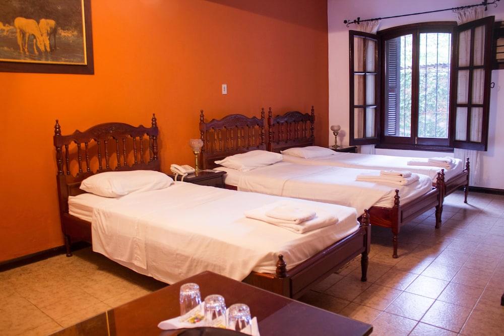 Hotel Bavaria Asuncion Exteriör bild